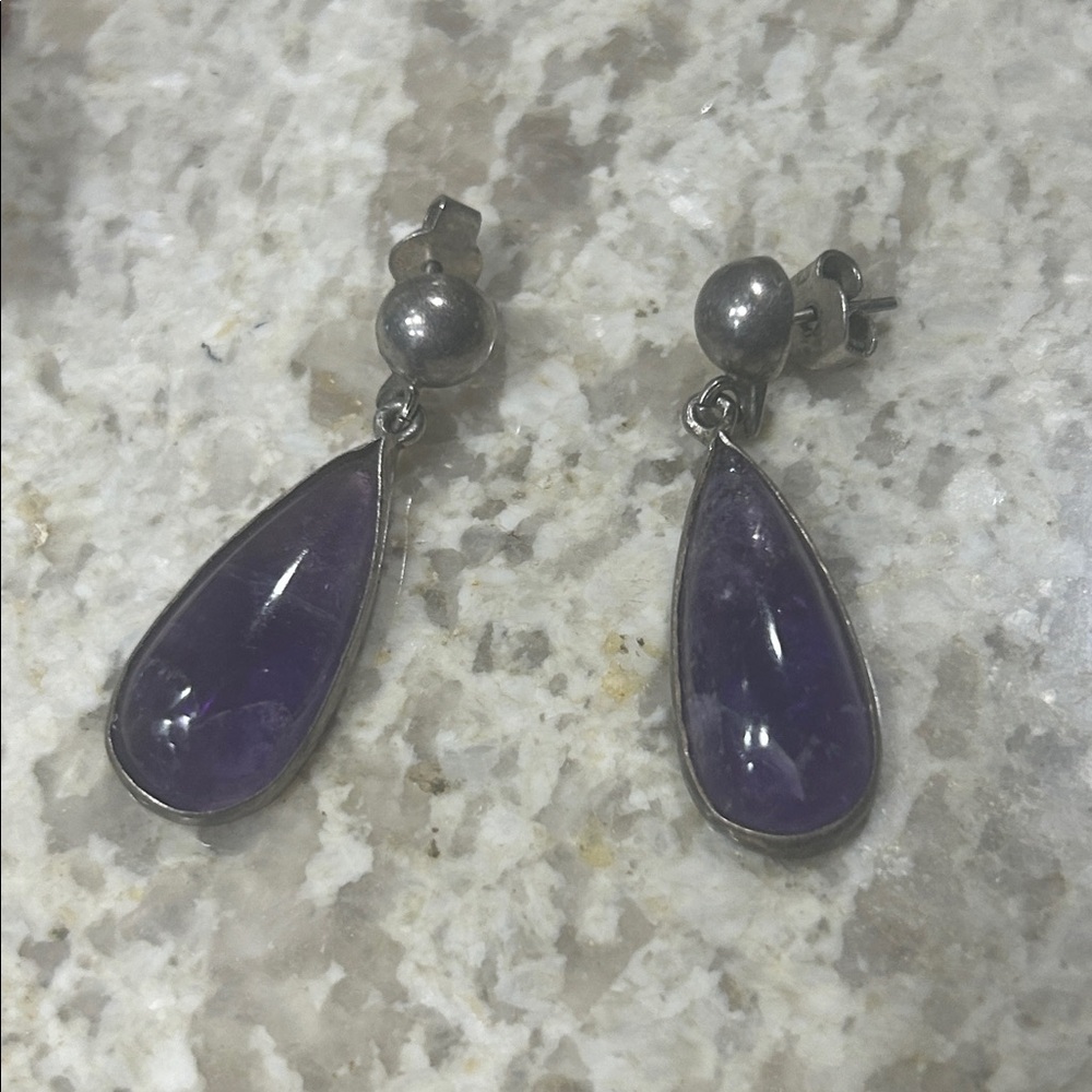 Very Unique Vintage Amethyst Dangle Earrings - Picture 13 of 14